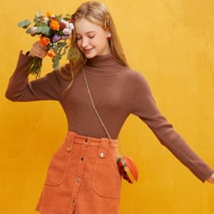 Elf Sack women high neck sweater.